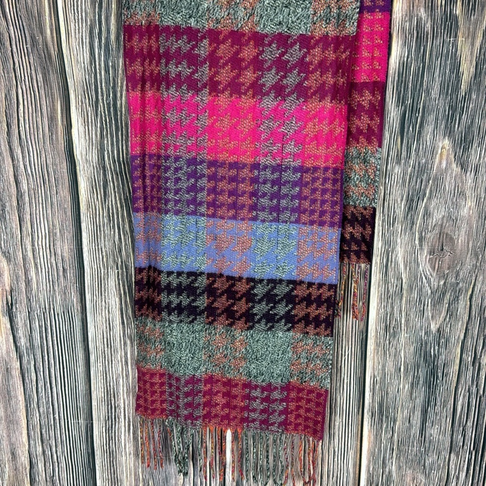 Beautiful Scarf - Picture 2 of 4